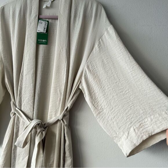 Miiyu Simons Cream Long Robe with Belt and pockets - Picture 7 of 11